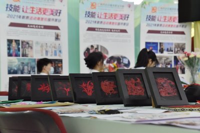 【中职探营】广州纺校:一针一线藏雅韵,一染一画雕匠心